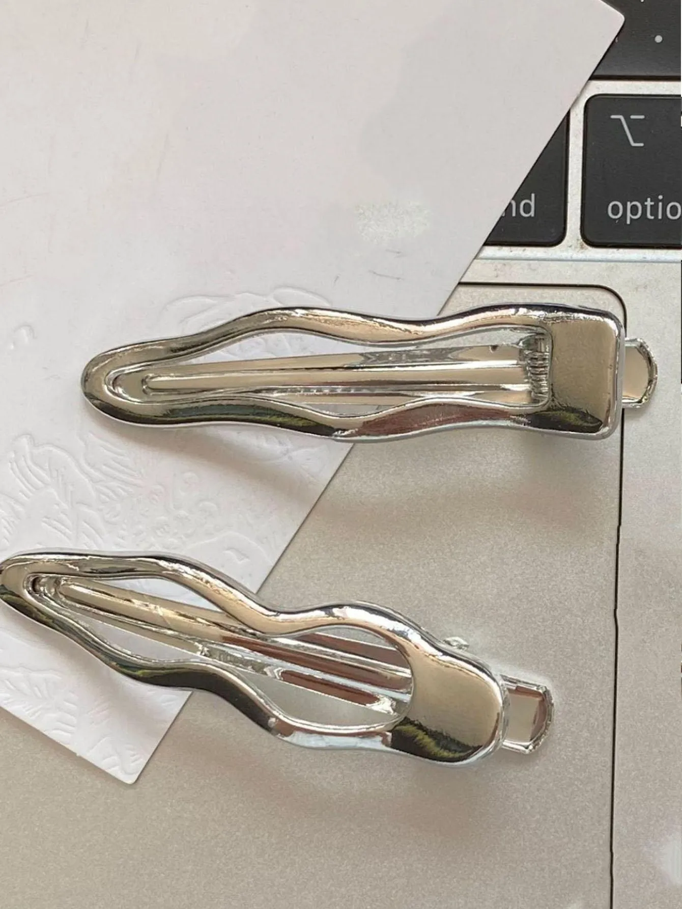 2pcs Women Minimalist Metal Silver-tone Hair Clip Hair Barrettes Decorative Hair