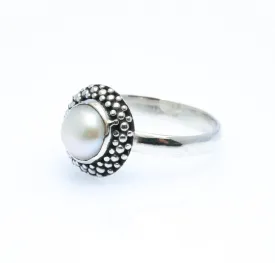 Dainty Vintage Pearl Ring
